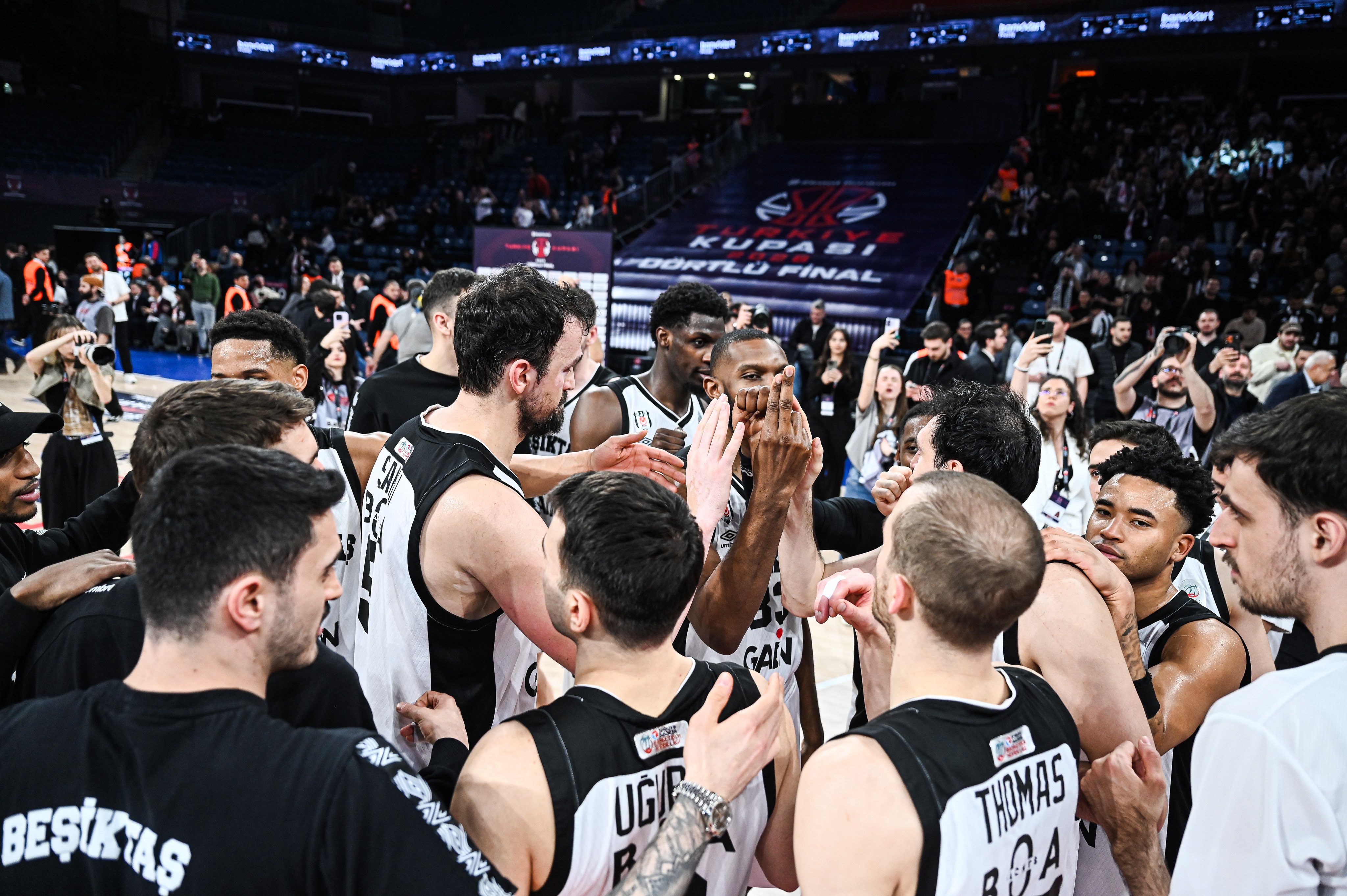 Beşiktaş Basketbol'da İki Önemli Ayrılık: Matt Thomas ve Vitto Brown Veda Etti