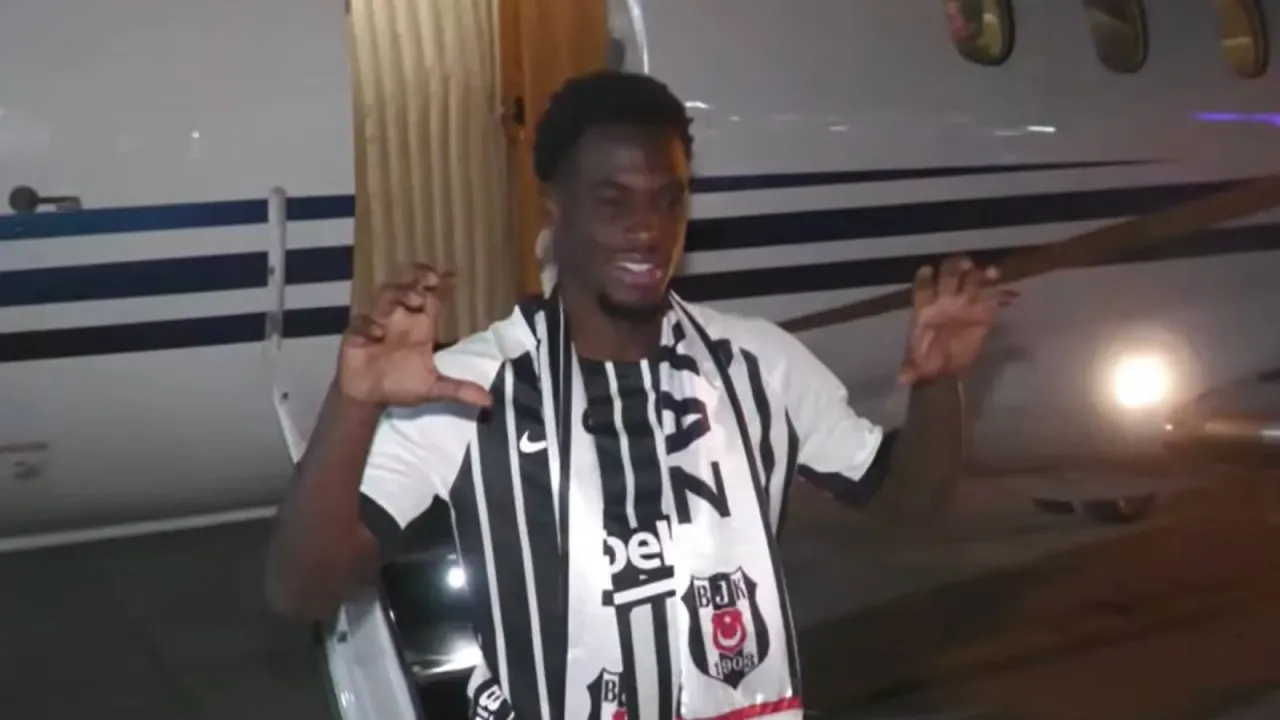 Beşiktaş'ın Yeni Kartalı Ernest Poku İstanbul'da! 'Sabırsızlanıyorum'