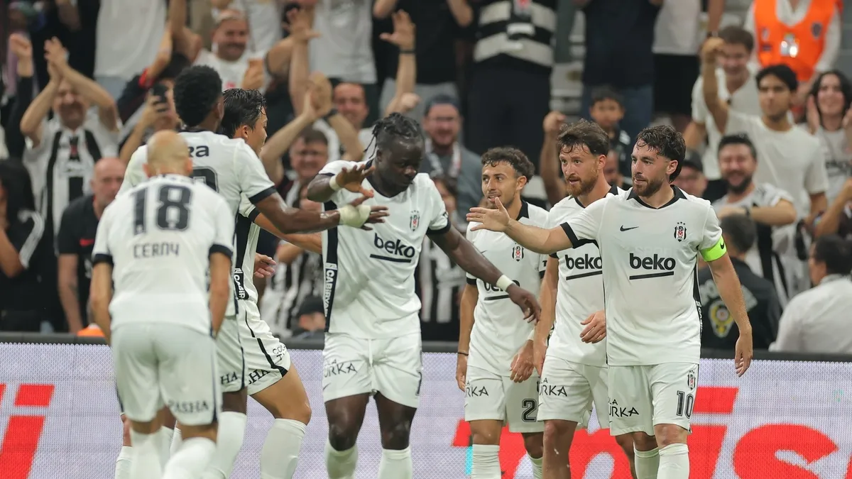 Beşiktaş-Midtjylland Maçı: Spor Yazarlarından Kartal'a İlk Yorumlar