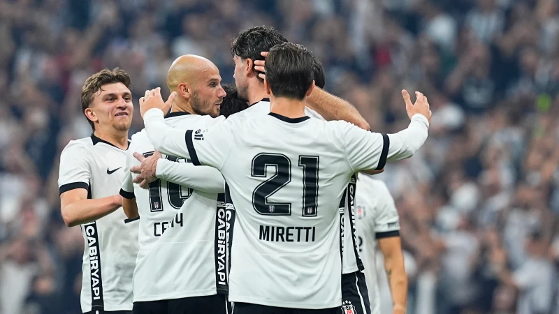 Beşiktaşımız Kocaelispor'u 2-1 Mağlup Ederek İkinci Sıraya Yükseldi!