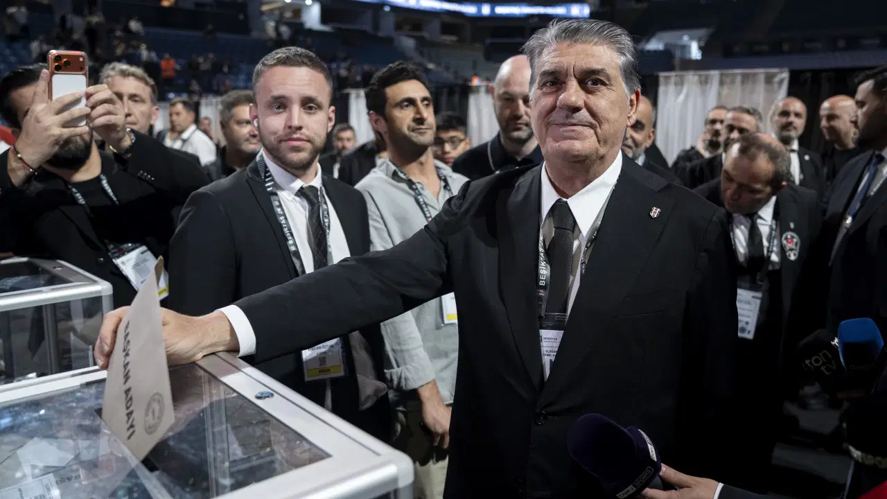 Beşiktaşımızda Serdal Adalı Yeniden Başkan Seçilerek Güven Tazeledi!