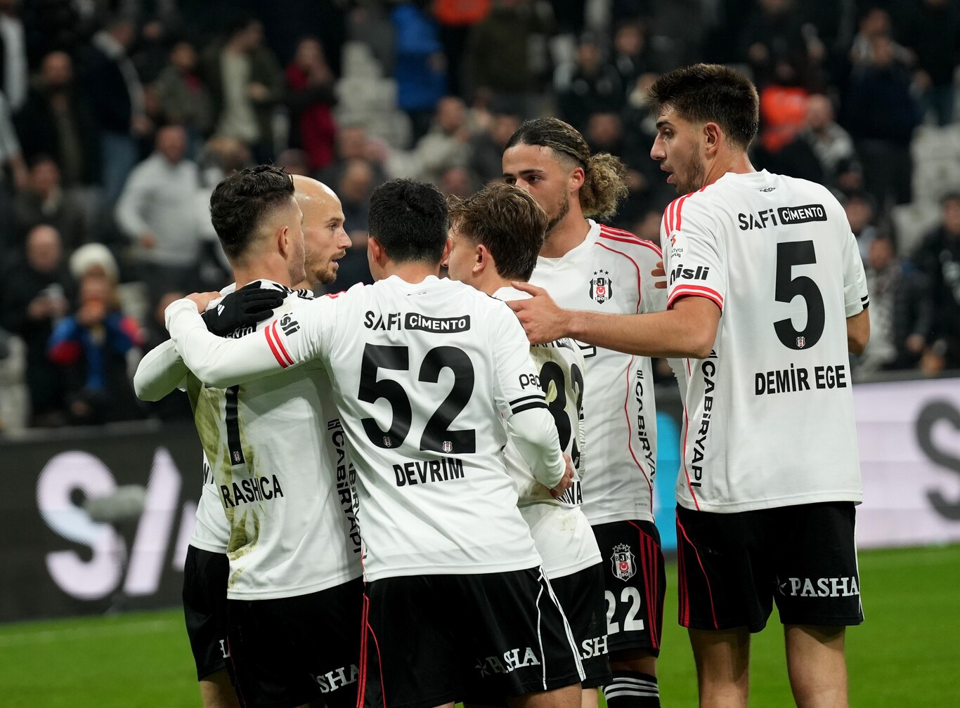 Kartalımız Hradec Kralove Karşısında Tur Peşinde: Muhtemel 11'ler