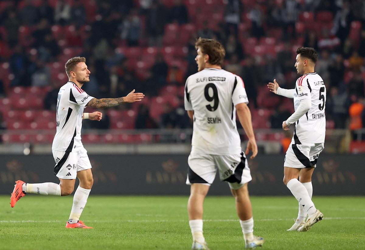 Midtjylland Maçı Öncesi Kartal'da Son Durum: 3 İsim Sahada Yok!