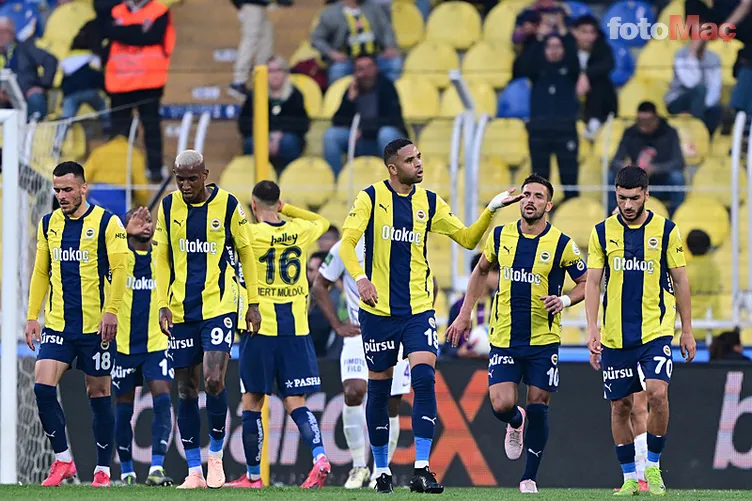 Rakipte İlk Ayrılık Rüzgarı: Fenerbahçe'de Transfer Hareketliliği